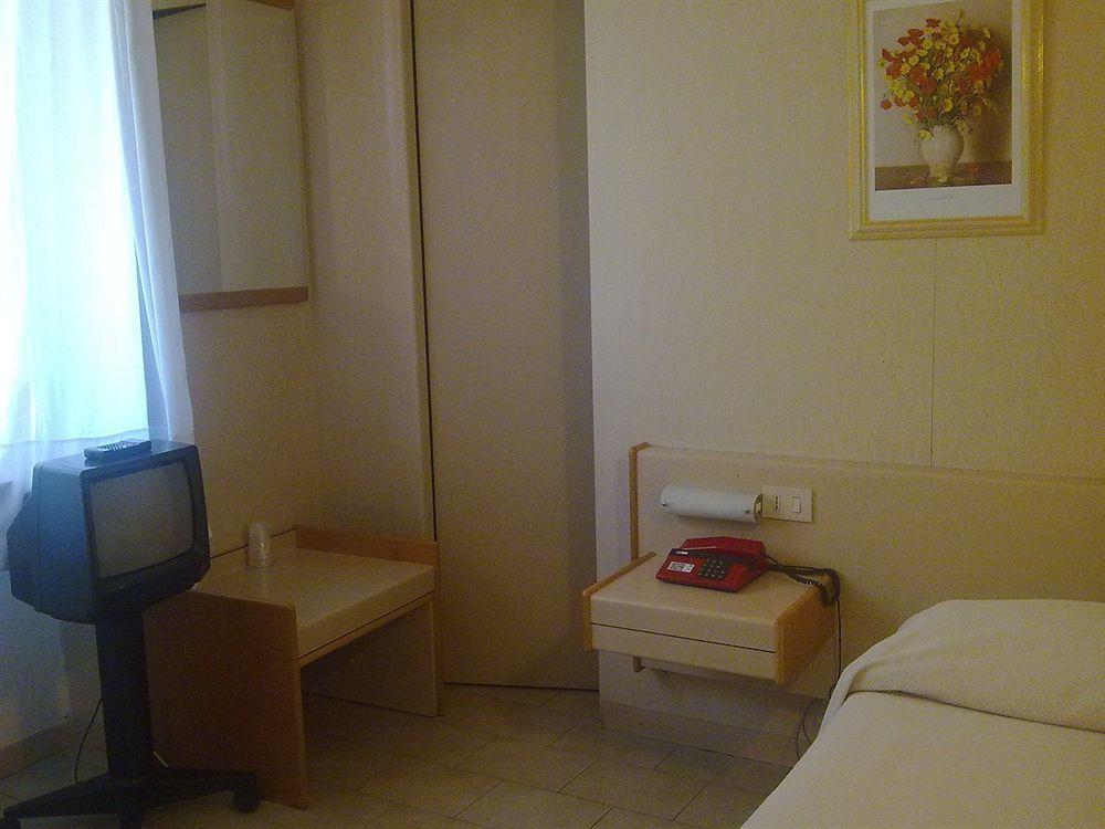 Hotel Mary La Spezia Exteriör bild