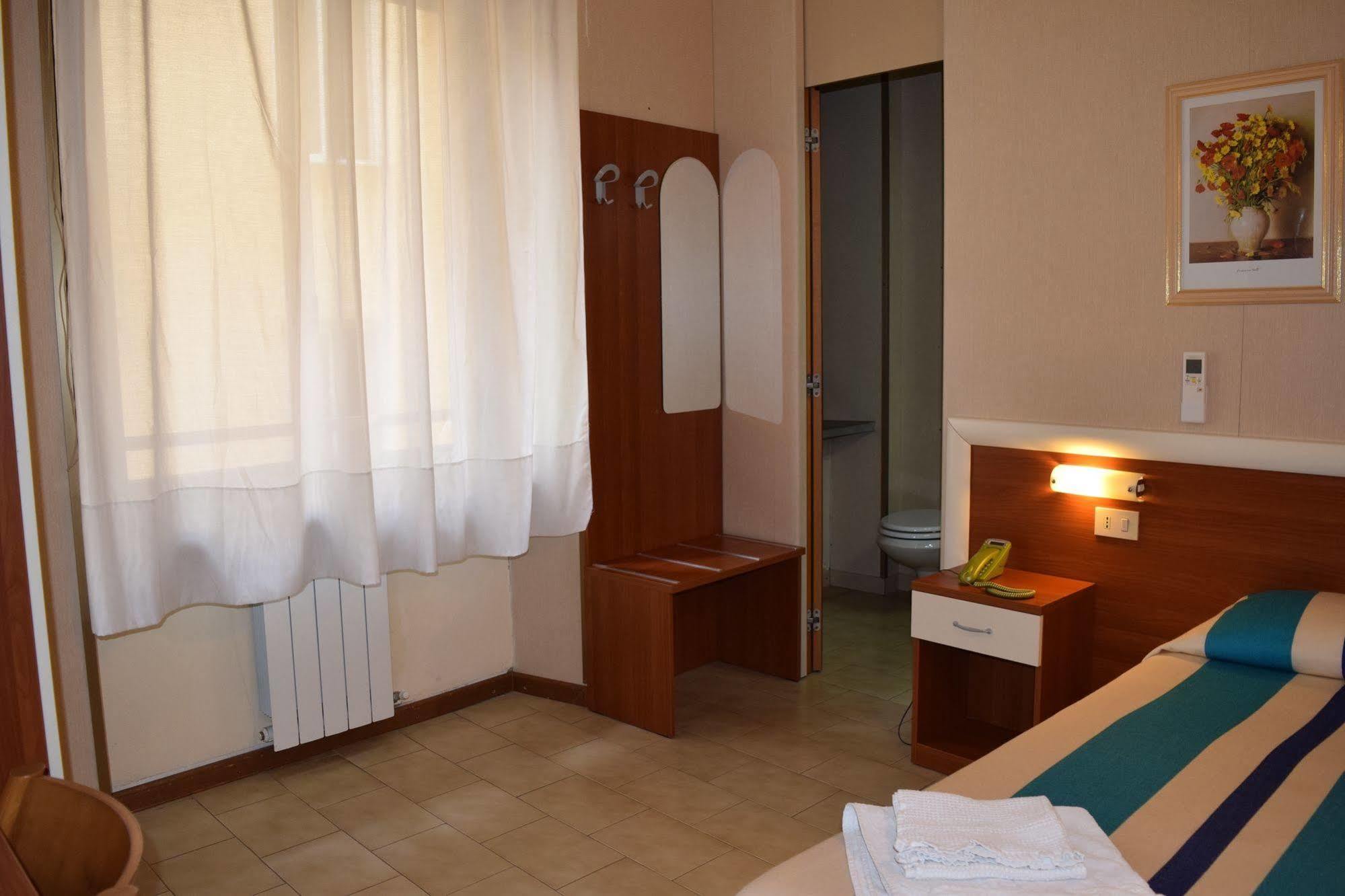 Hotel Mary La Spezia Exteriör bild
