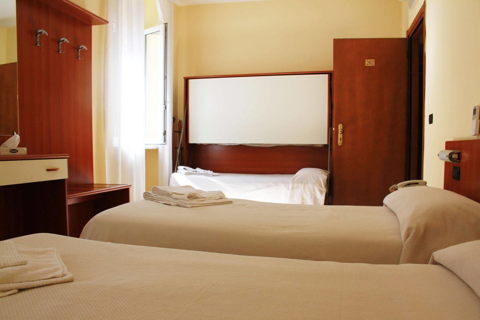 Hotel Mary La Spezia Exteriör bild